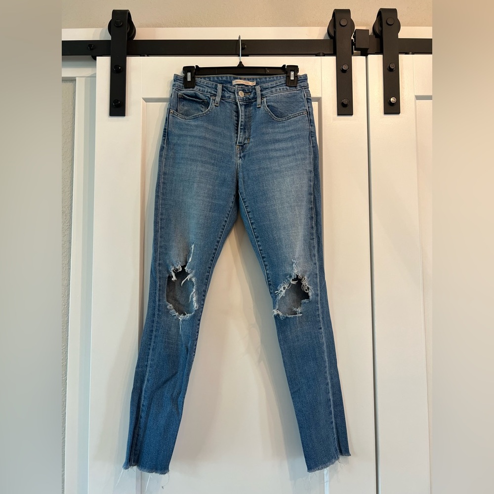 Levi’s 721 High Rise Skinny Jean
